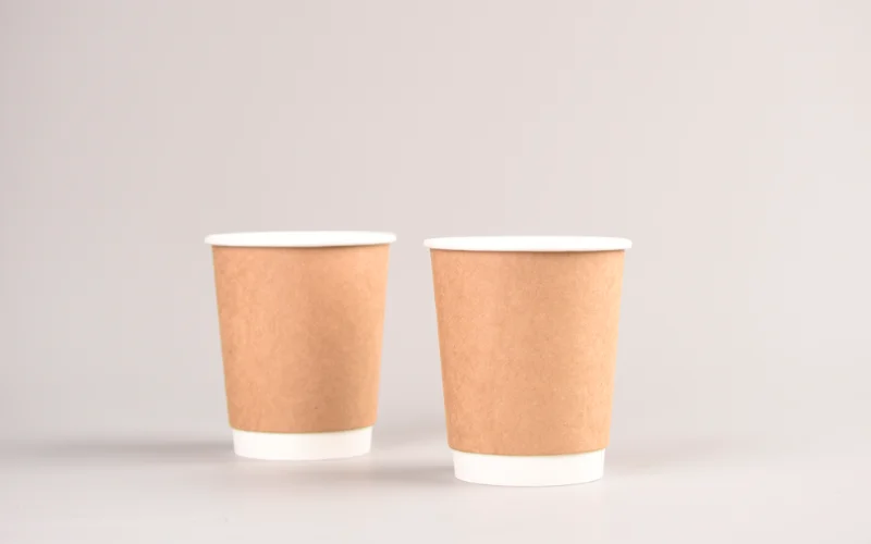 dubbelwandige geïsoleerde papieren koffiebekers 180