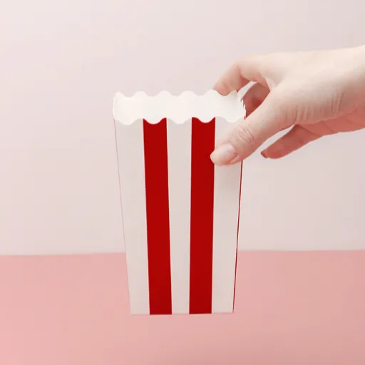quadratische Popcorn-Box